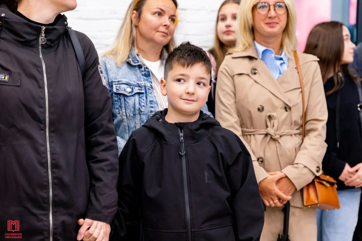 Школа начинается со знакомства Школа начинается со знакомства