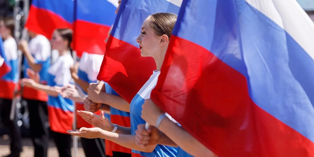 Около 250 мероприятий подготовили в Москве ко Дню Государственного флага Российской Федерации