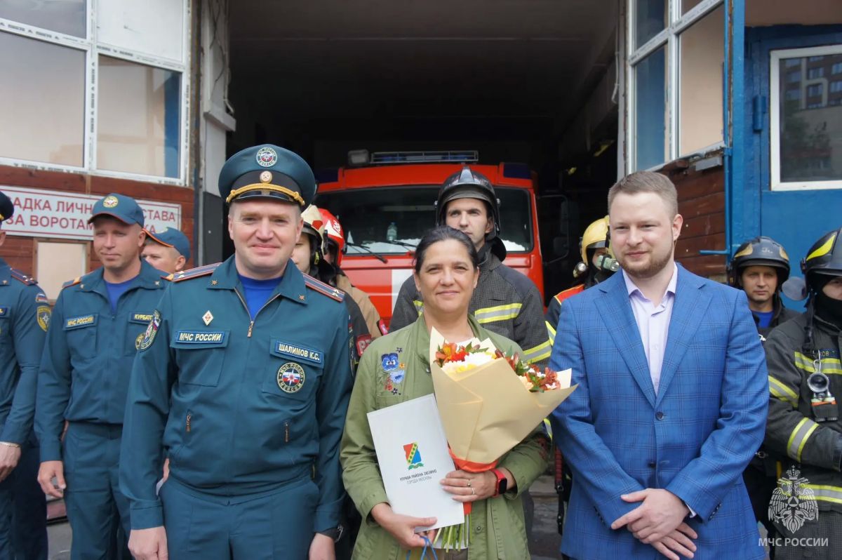 В Юго-Западном округе столицы проводили на заслуженный отдых старшину Ирину Захарову В Юго-Западном округе столицы проводили на заслуженный отдых старшину Ирину Захарову