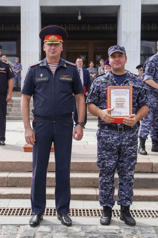 В Москве прошёл выпуск более 130 сотрудников вневедомственной охраны Росгвардии В Москве прошёл выпуск более 130 сотрудников вневедомственной охраны Росгвардии