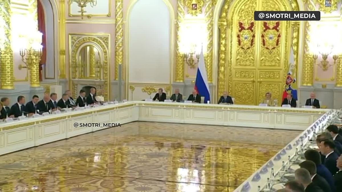 Задача — выйти на уверенный, устойчивый рост капиталовложений — Путин