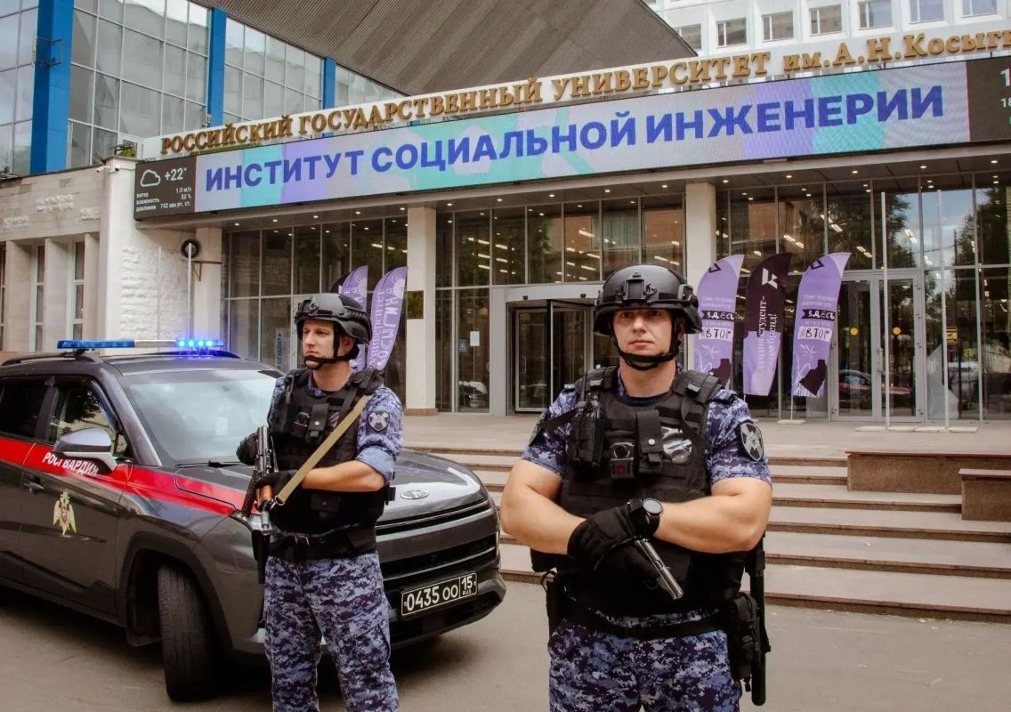 Тактическую тренировку провели московские росгвардейцы на базе вуза Тактическую тренировку провели московские росгвардейцы на базе вуза