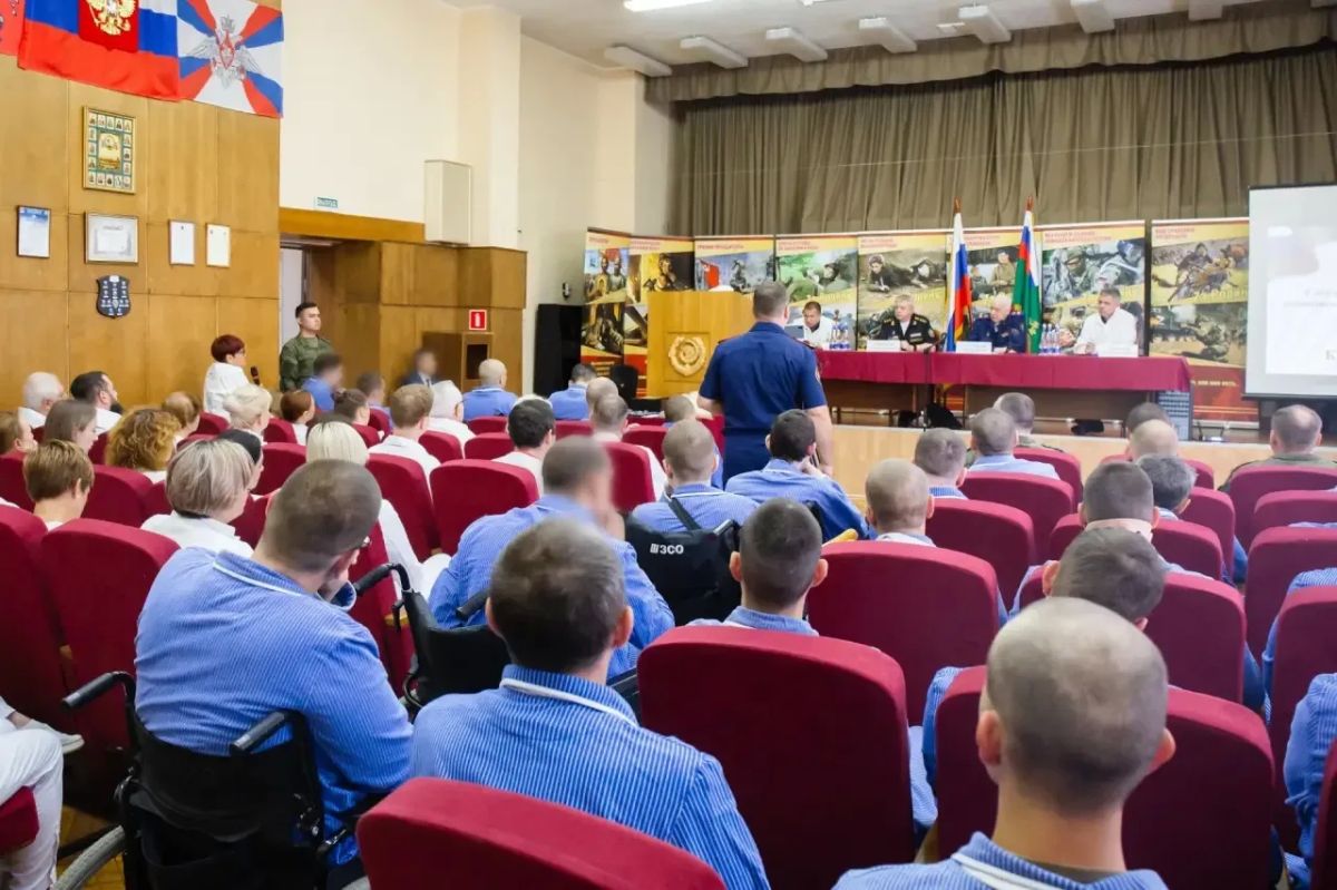 Председатель Следственного комитета России провел личный прием военнослужащих в столичном госпитале имени Н.Н. Бурденко Председатель Следственного комитета России провел личный прием военнослужащих в столичном госпитале имени Н.Н. Бурденко