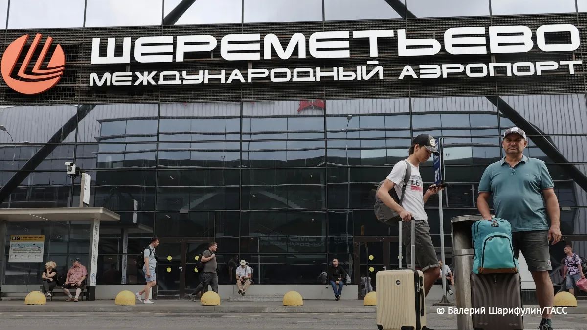 Кабмин принял решение использовать "золотую акцию" на участие РФ в управлении аэропортом Шереметьево, соответствующий документ в распоряжении ТАСС