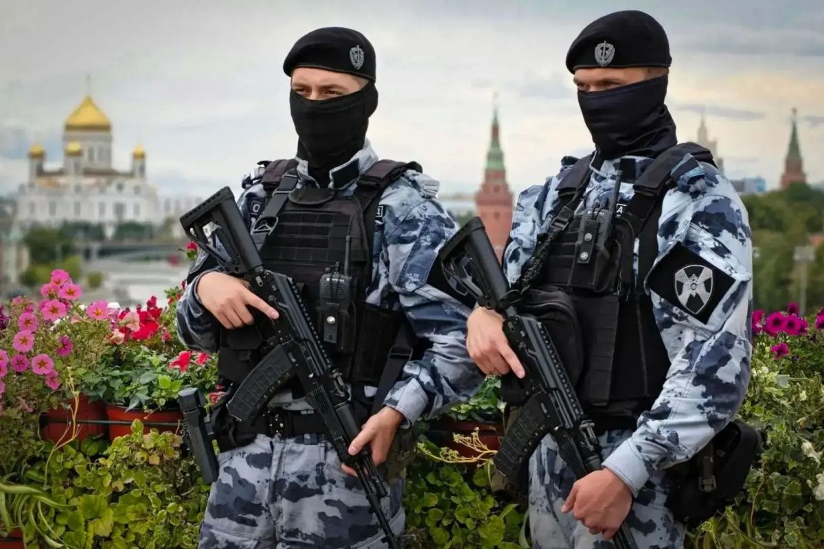 22 августа, ежегодно, отмечается День Государственного флага Российской Федерации - официального символа страны, наряду с гербом и гимном 22 августа, ежегодно, отмечается День Государственного флага Российской Федерации - официального символа страны, наряду с гербом и гимном