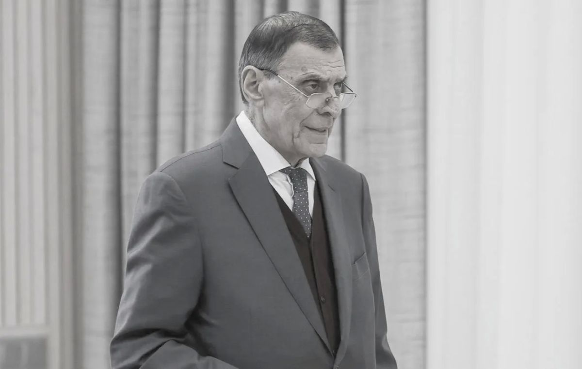 Умер один из авторов Конституции, бывший член ЦИК РФ Борис Эбзеев