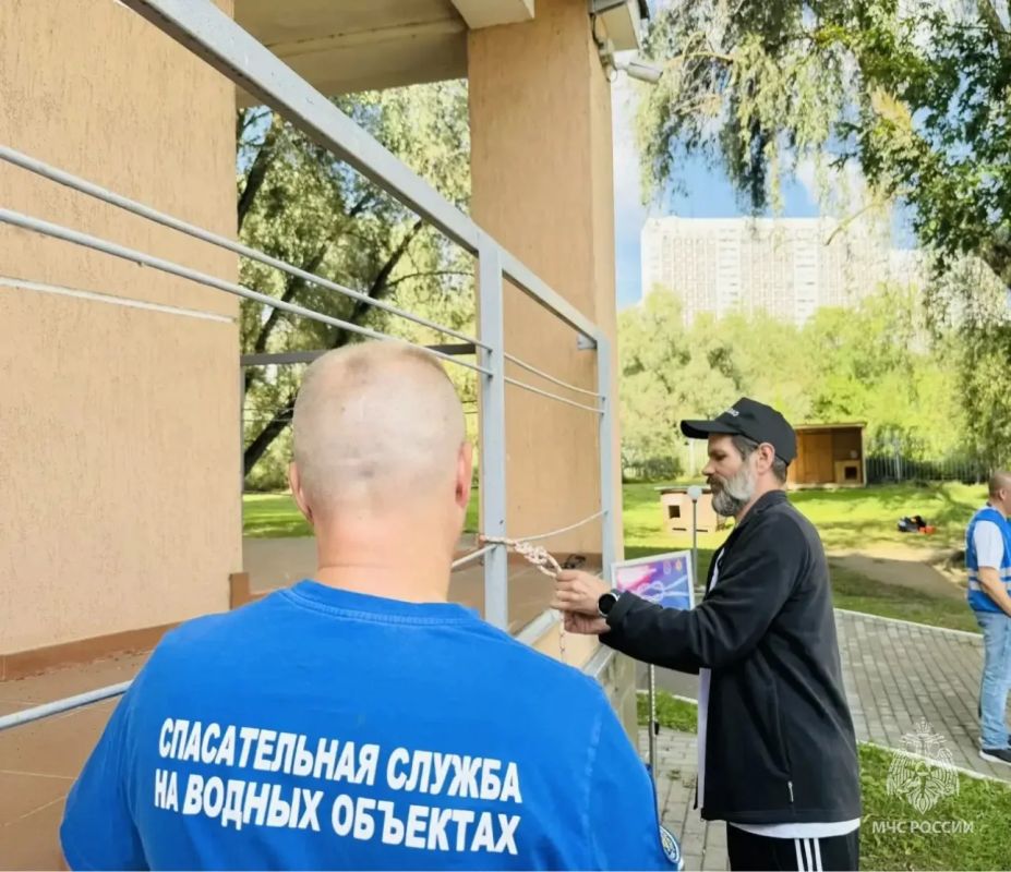 Команда Юго-Западного округа стала серебряным призёром городского смотра-конкурса общественных спасательных постов Команда Юго-Западного округа стала серебряным призёром городского смотра-конкурса общественных спасательных постов