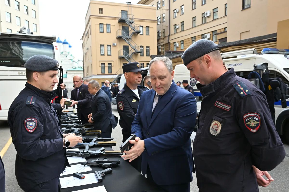 Международное сотрудничество: Пекинская делегация на Петровке, 38 Международное сотрудничество: Пекинская делегация на Петровке, 38
