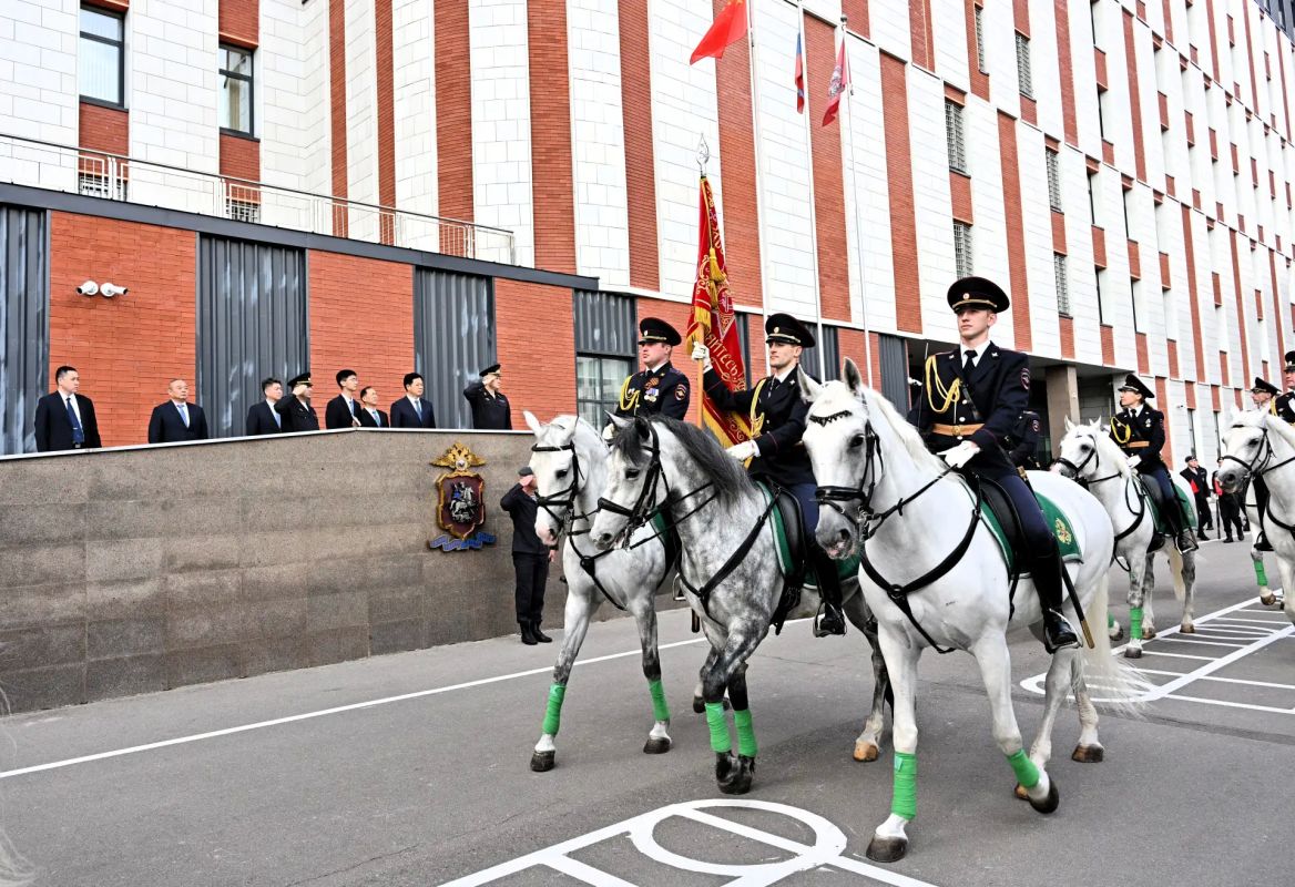 Международное сотрудничество: Пекинская делегация на Петровке, 38 Международное сотрудничество: Пекинская делегация на Петровке, 38