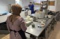 Рейд в кафе: столичные полицейские проверили соблюдение миграционного законодательства в заведениях общепита в центре Москвы