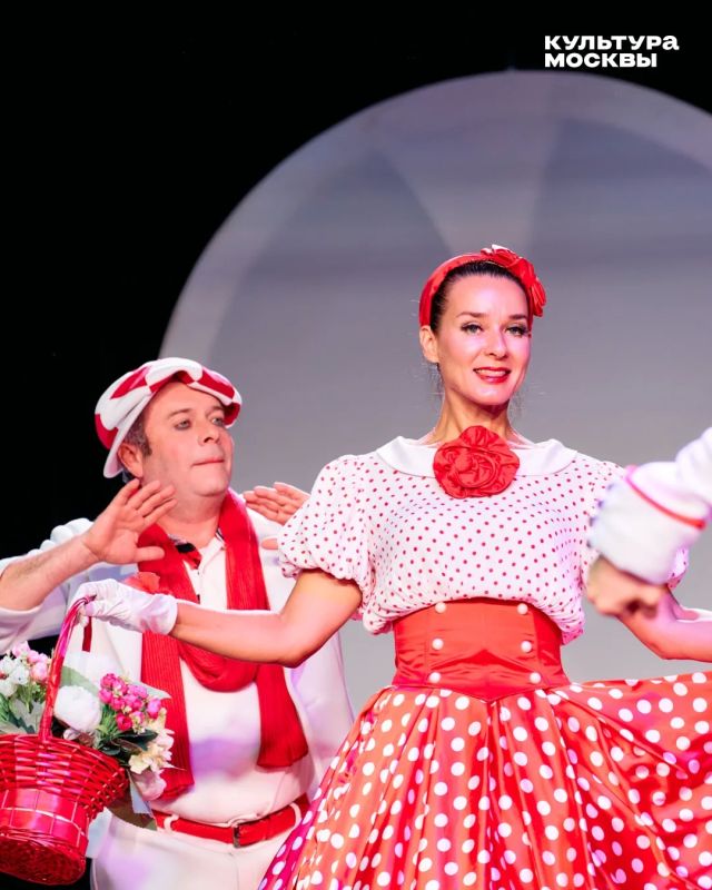 «Кошка никогда не суетится — и женщина тоже не должна» «Кошка никогда не суетится — и женщина тоже не должна»