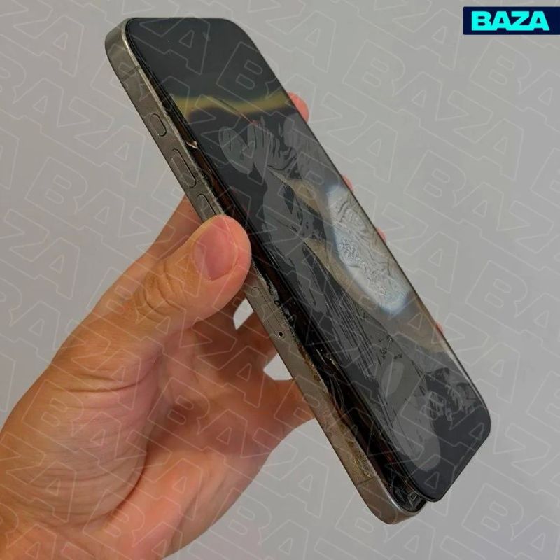 iPhone 15 Pro Max загорелся во время зарядки в квартире москвички