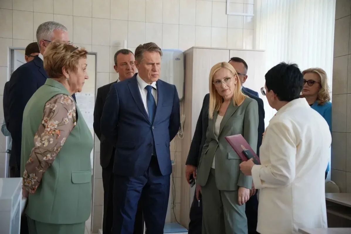 Михаил Мурашко оценил готовность Медицинского Сеченовского Предуниверсария на Камчатке к новому учебному году Михаил Мурашко оценил готовность Медицинского Сеченовского Предуниверсария на Камчатке к новому учебному году