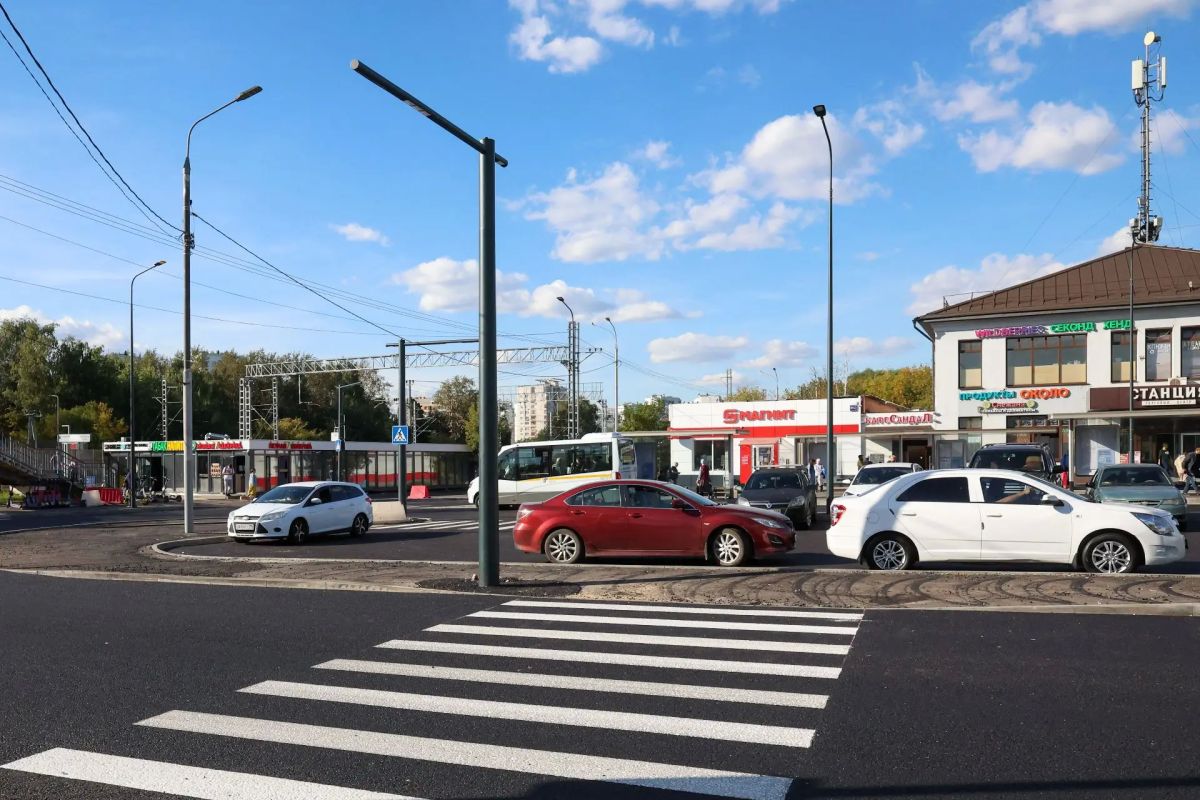 Проводим благоустройство возле станции МЦД-2 Бутово в #ЮЗАО Проводим благоустройство возле станции МЦД-2 Бутово в #ЮЗАО