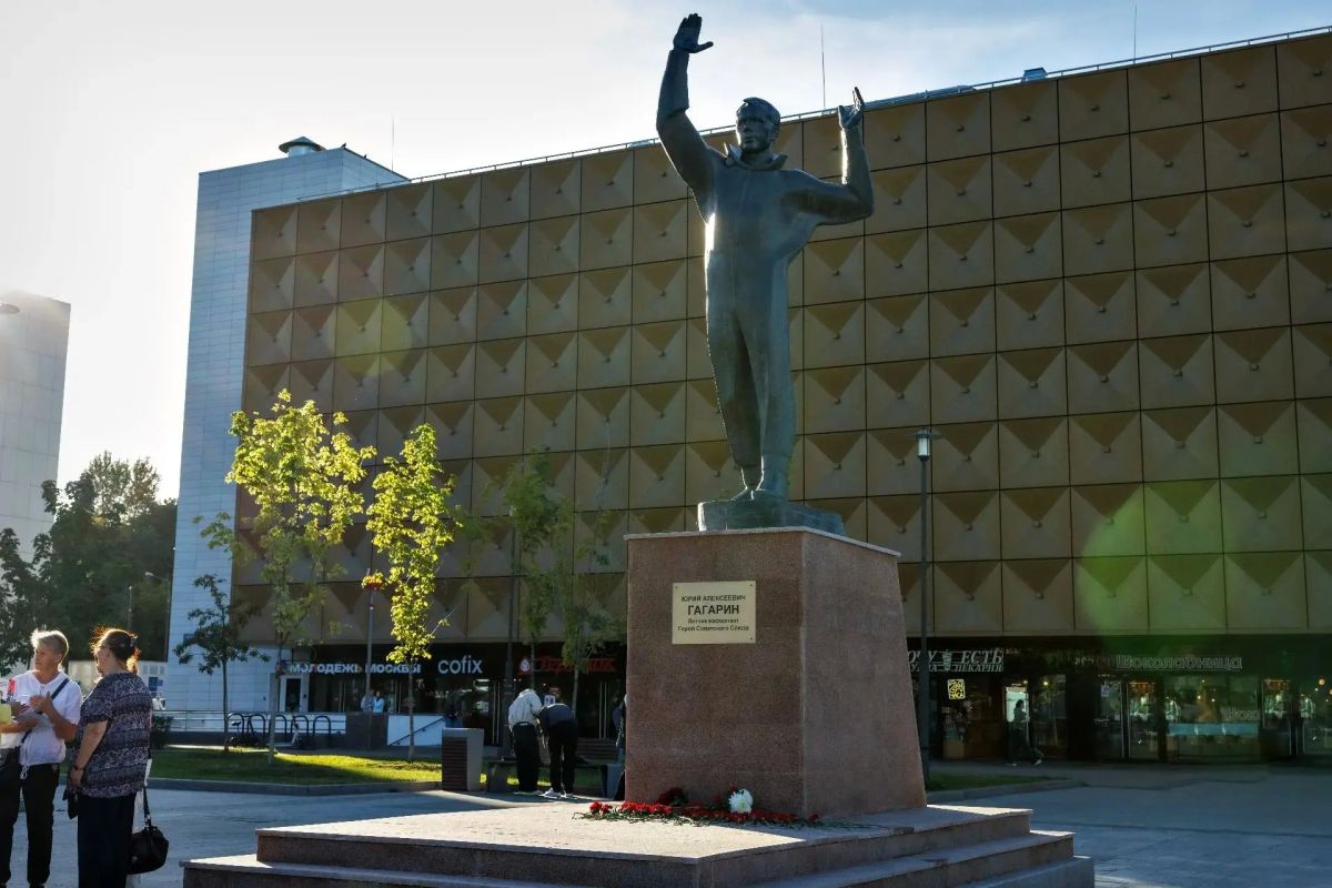 Депутат Мосгордумы Родион Газманов (фракция партии «Единая Россия») сообщил о том, что памятник Юрию Гагарину открыт после реконструкции