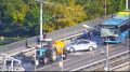 Поливальная машина столкнулась с автобусом на юге Москвы