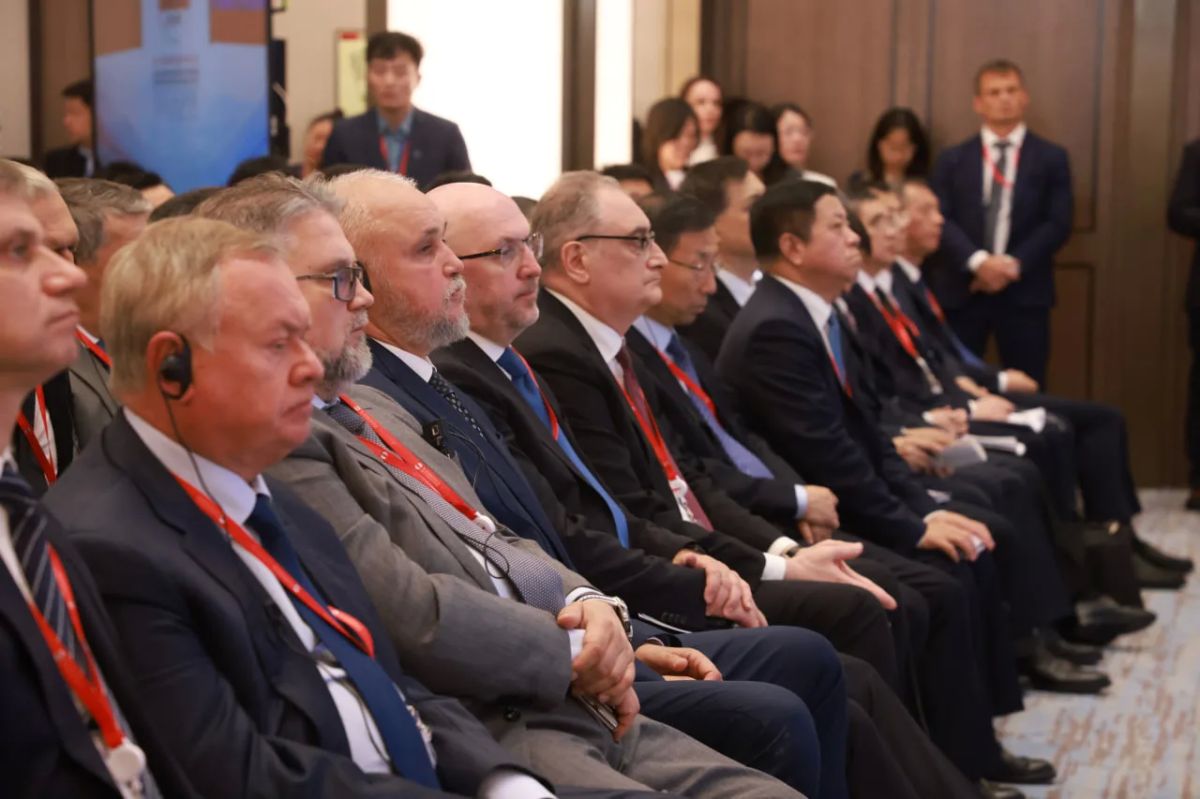 Александр Новак выступил на открытии восьмого Российско-китайского энергетического бизнес-форума Александр Новак выступил на открытии восьмого Российско-китайского энергетического бизнес-форума