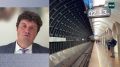 Московский метрополитен напомнил о правилах безопасности: жёлтая ограничительная линия проходит примерно в 60 сантиметрах от края платформы и обозначает безопасную дистанцию