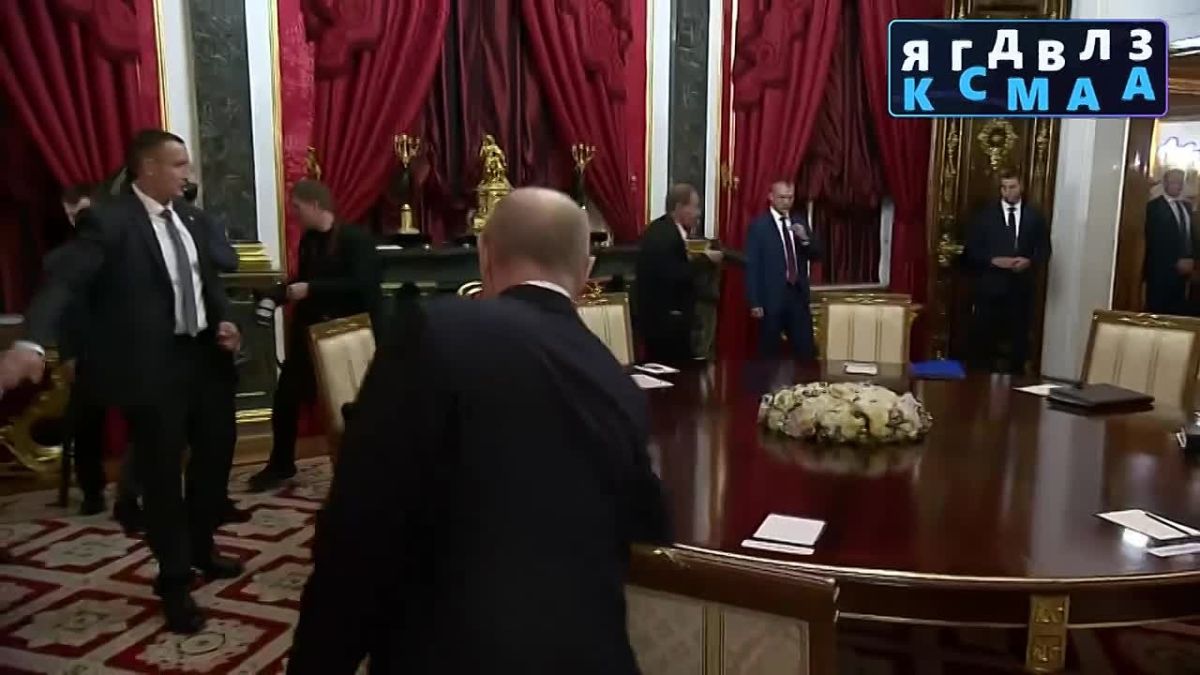 В Москве началась встреча Владимира Путина со спецпредставителем президента США Стивом Уиткоффом и Джаредом Кушнером