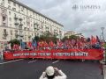Ход за ходом.
.
Вот и подошел к завершению Общемосковский крестный ход: православные и не только, москвичи и не только, русские и не только собрались вместе, чтобы посмотреть друг на друга и увидеть тех, кому принадлежит...