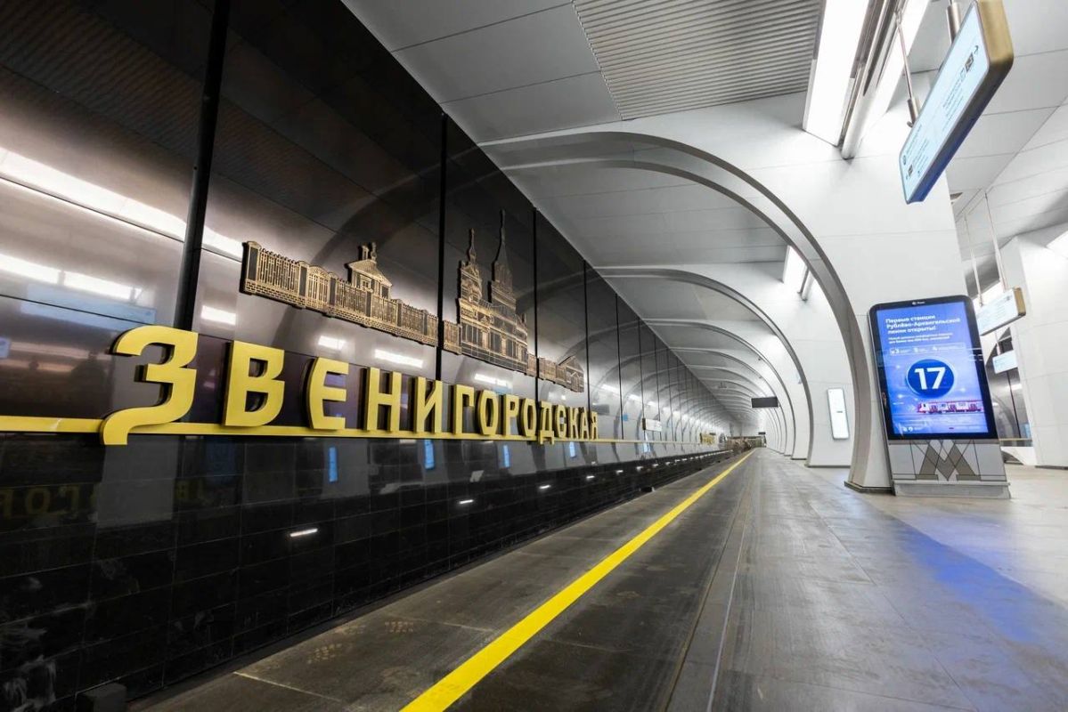 Первый участок Рублево-Архангельской линии метро открыли в Москве Первый участок Рублево-Архангельской линии метро открыли в Москве