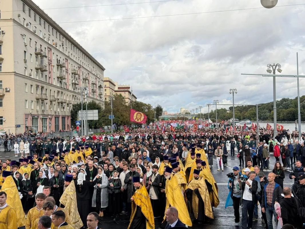 Это момент нашего «я» как русских православных людей, хранителей цивилизации и культурного кода России Это момент нашего «я» как русских православных людей, хранителей цивилизации и культурного кода России
