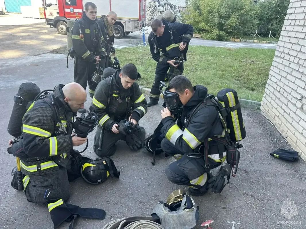 Пожарные Юго-Западного округа столицы отработали поиск и спасение людей в условиях, приближённых к реальным Пожарные Юго-Западного округа столицы отработали поиск и спасение людей в условиях, приближённых к реальным