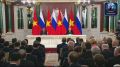 Президент России Владимир Путин и генеральный секретарь ЦК Компартии Вьетнама, президент Социалистической Республики Вьетнам То Лам выступили с заявлениями для СМИ по итогам переговоров в Кремле