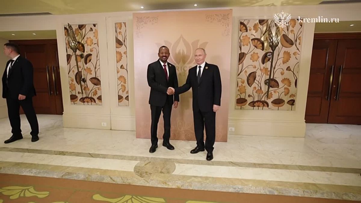 «На полях» саммита БРИКС в Индии состоялась беседа Президента России Владимира Путина с Премьер-министром Федеративной Демократической Республики Эфиопии Абийем Ахмедом (12 сентября 2026 года)