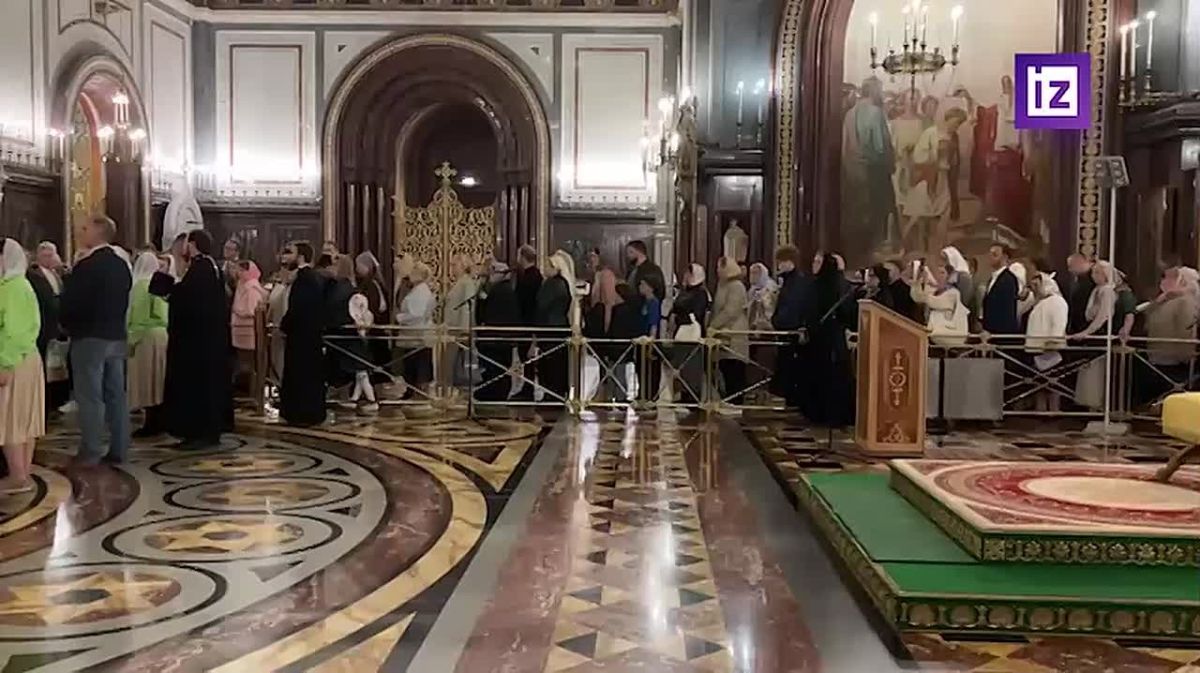 Мощи святителя Спиридона Тримифунтского доставили в храм Христа Спасителя в Москве