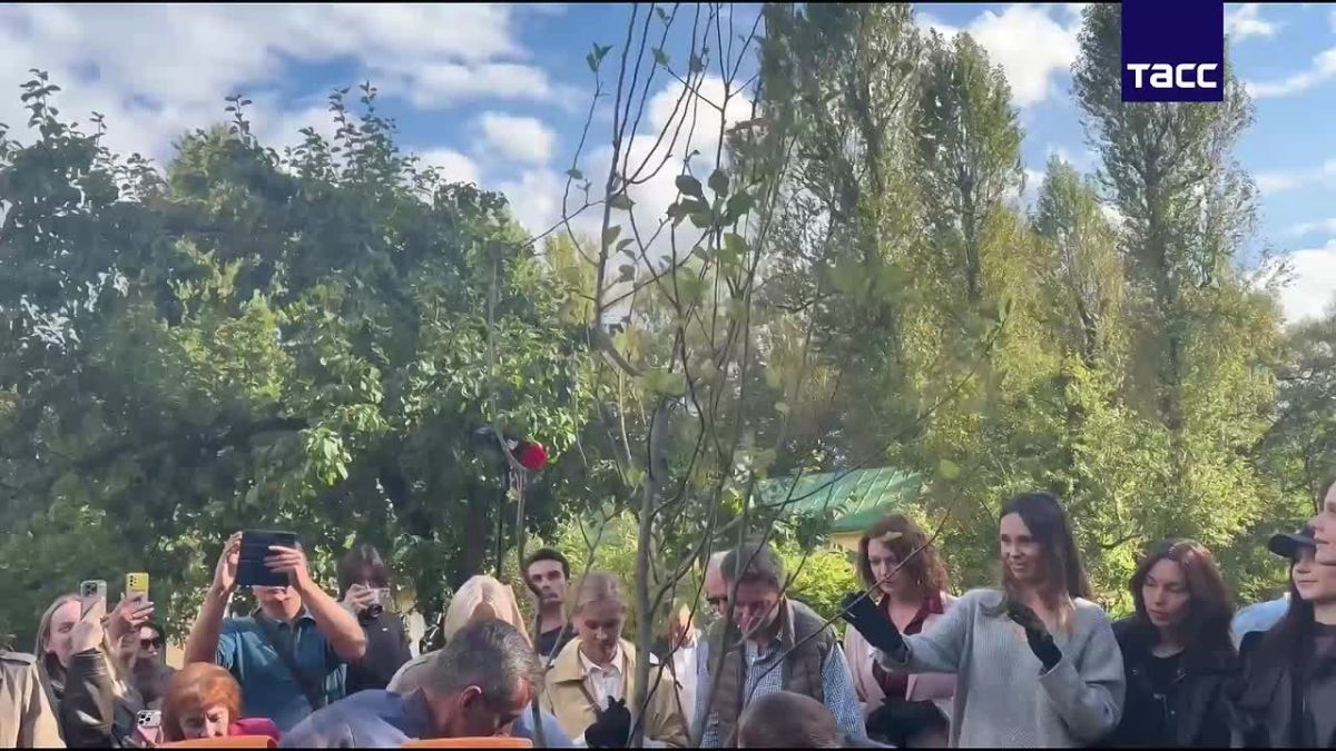 Музей-заповедник "Мелихово" запускает проект "Чехов сад: 4.0" по восстановлению исторического облика яблоневого сада, расположенного на территории усадьбы А. П. Чехова