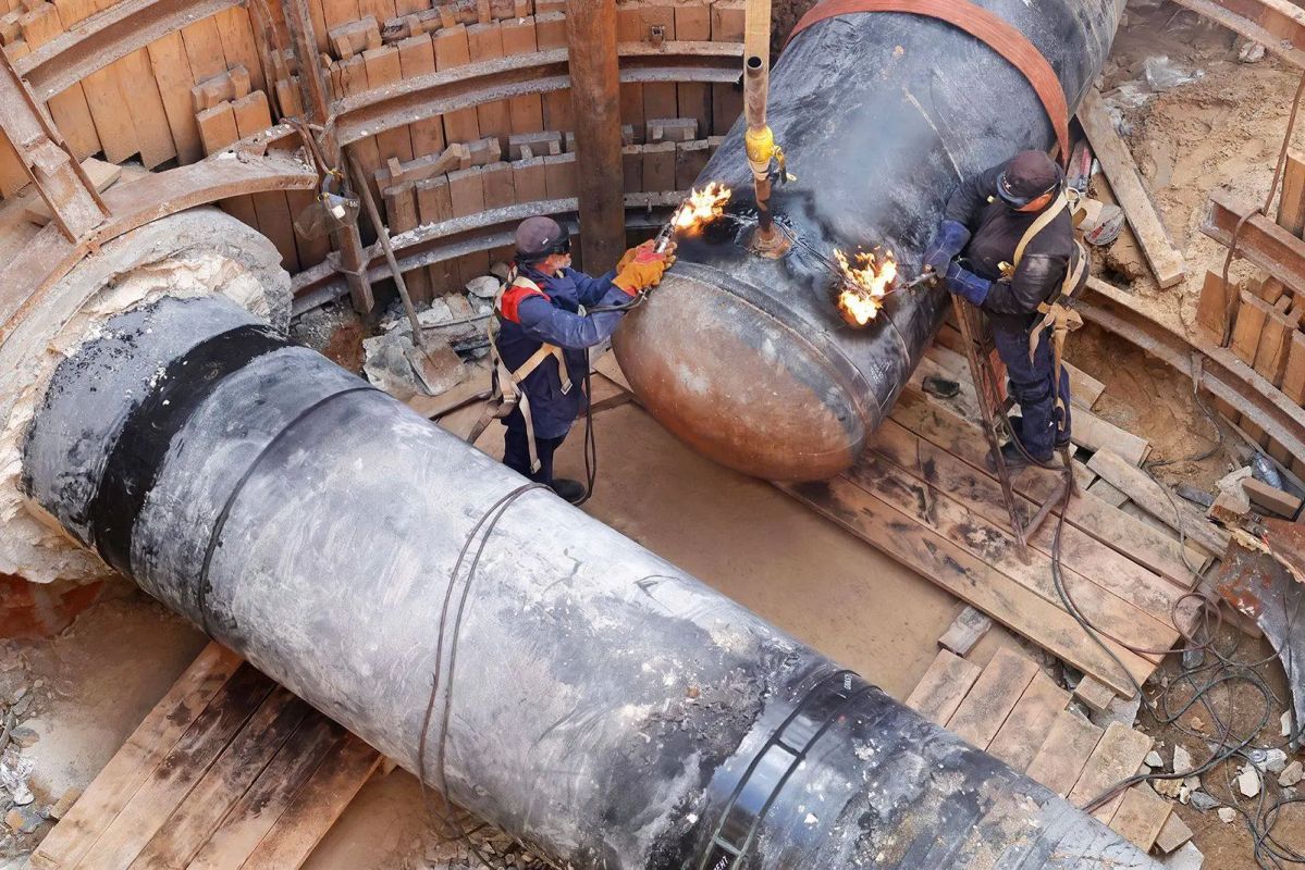 В Академическом районе #ЮЗАО завершили врезку нового газопровода высокого давления в действующую систему Сложность работ была связана в том числе с разницей диаметров трубопроводов