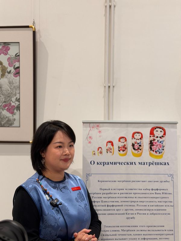 «Вселенная в фарфоре»: в Китайском культурном центре в Москве открылась выставка керамического искусства «Вселенная в фарфоре»: в Китайском культурном центре в Москве открылась выставка керамического искусства