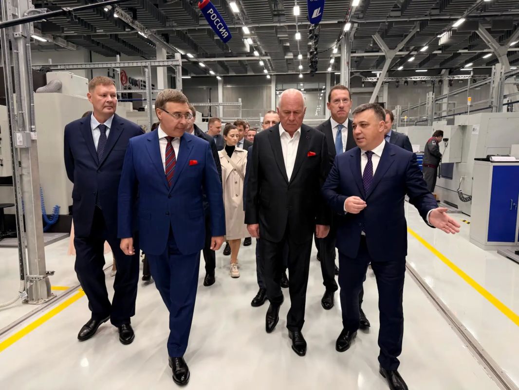 В Москве открыт новый центр по производству деталей авиадвигателей для «Суперджета» и МС-21 В Москве открыт новый центр по производству деталей авиадвигателей для «Суперджета» и МС-21