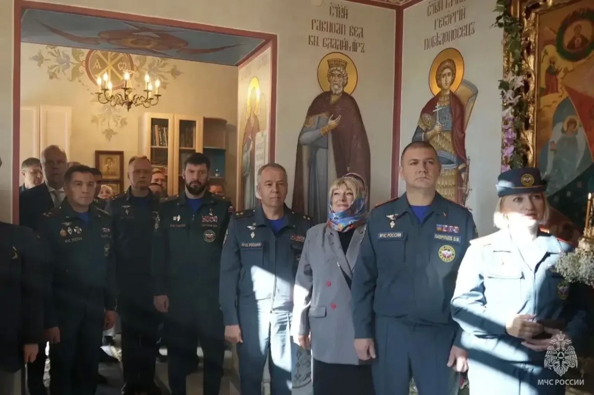 В Главном управлении МЧС России по г. Москве освятили храм в честь иконы Божией Матери «Неопалимая Купина» В Главном управлении МЧС России по г. Москве освятили храм в честь иконы Божией Матери «Неопалимая Купина»
