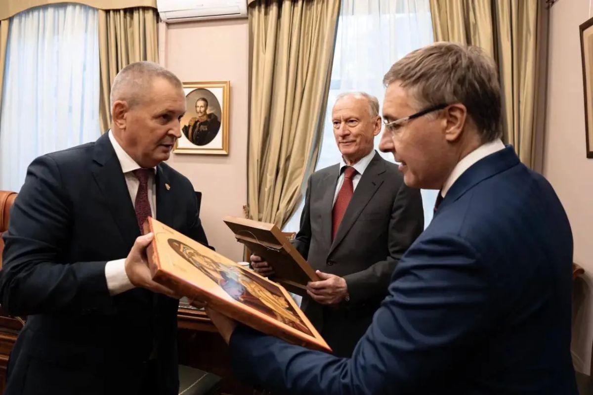 Валерий Фальков посетил Российский государственный художественно-промышленный университет им. С.Г.Строганова Валерий Фальков посетил Российский государственный художественно-промышленный университет им. С.Г.Строганова