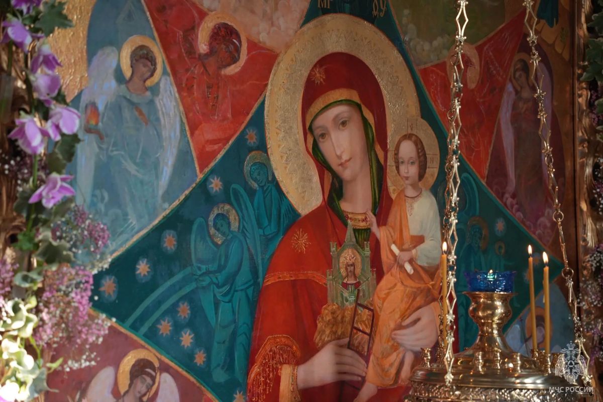 В столичном Главке МЧС России отметили праздник иконы Божией Матери «Неопалимая Купина»