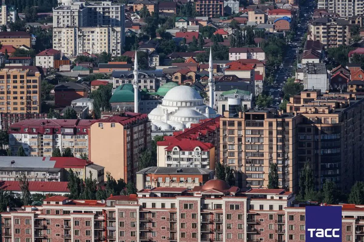 Москва, Санкт-Петербург, Калининградская область и Республика Дагестан вошли в список регионов РФ, где летом 2026 года отмечалось снижение цен на размещение в гостиницах