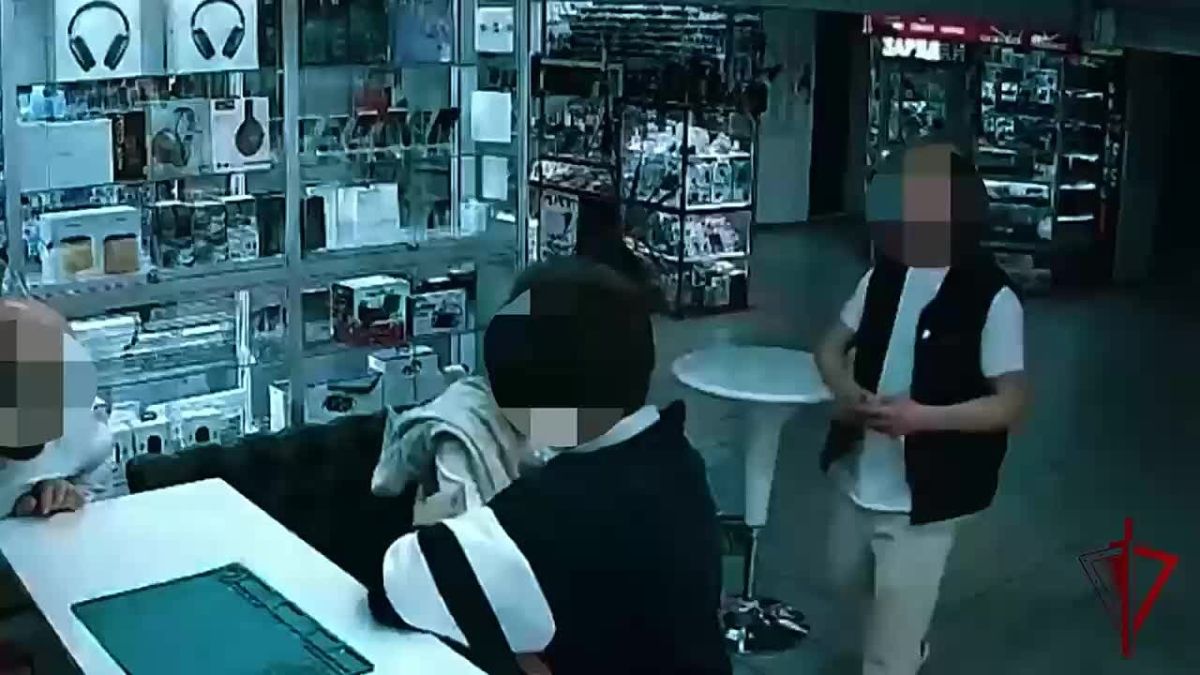 Росгвардейцы задержали мужчину, ударившего ножом оппонента во время потасовки в столичном ТЦ