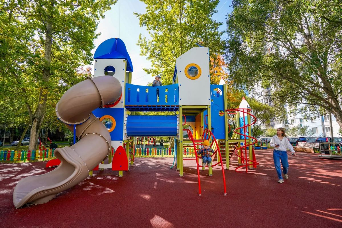 Современное общественное пространство с космическим игровым городком и спортивным кластером обустроили в Марьине #ЮВАО Современное общественное пространство с космическим игровым городком и спортивным кластером обустроили в Марьине #ЮВАО
