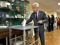Руководитель фракции «Единая Россия» Владимир Васильев проголосовал на выборах депутатов Государственной Думы IX созыва на избирательном участке в Москве, расположенном в Финансовом университете при Правительстве РФ