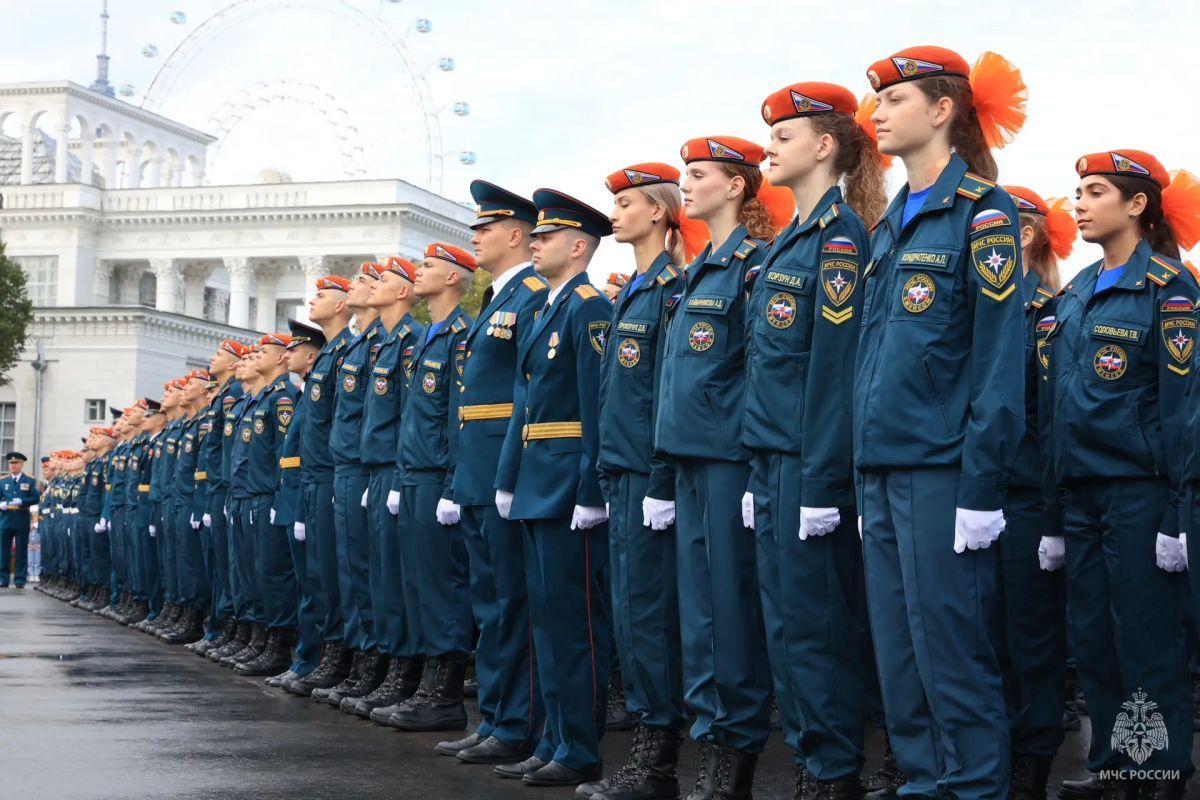 В Москве первокурсники Академии ГПС МЧС России приняли Присягу В Москве первокурсники Академии ГПС МЧС России приняли Присягу