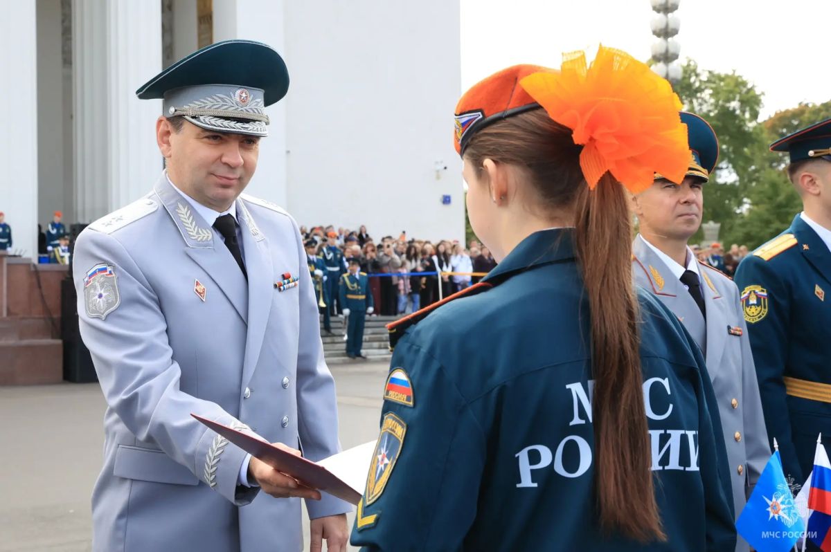 В Москве первокурсники Академии ГПС МЧС России приняли Присягу В Москве первокурсники Академии ГПС МЧС России приняли Присягу