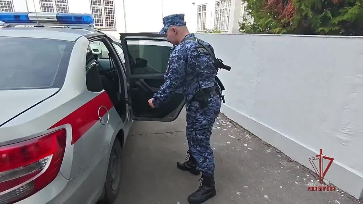 В столице сотрудники вневедомственной охраны Росгвардии вернули потерявшегося пятилетнего мальчика