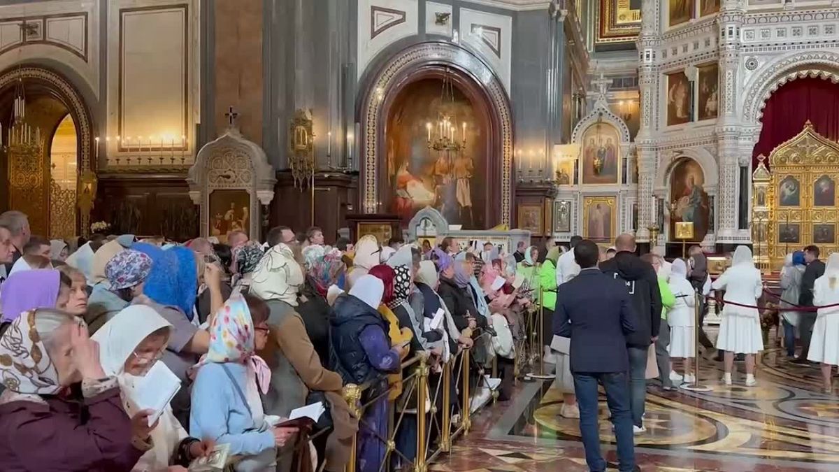 В Храме Христа Спасителя состоялись проводы мощей Спиридона Тримифунтского