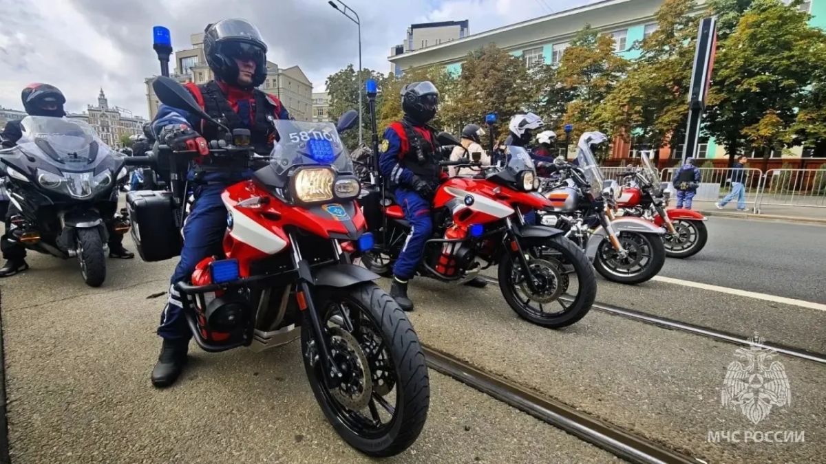 В Москве прошёл мотопарад в честь закрытия мотосезона-2026 В Москве прошёл мотопарад в честь закрытия мотосезона-2026