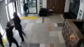 Подростки пытались пробраться на крышу высотки в Шмитовском проезде