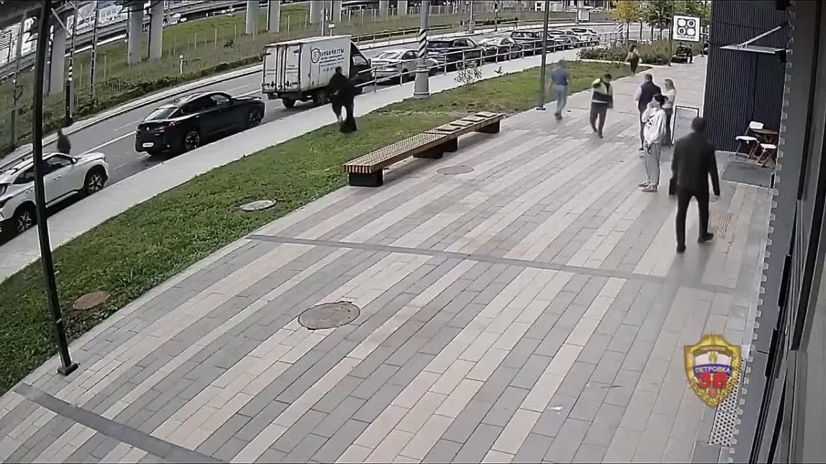 «Перцовый “прорыв” на крышу: столичные полицейские задержали группу подростков, подозреваемых в хулиганстве с перцовыми баллончиками и сигнальным пистолетом