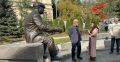 В Москве сегодня открыли памятник Юрию Лужкову