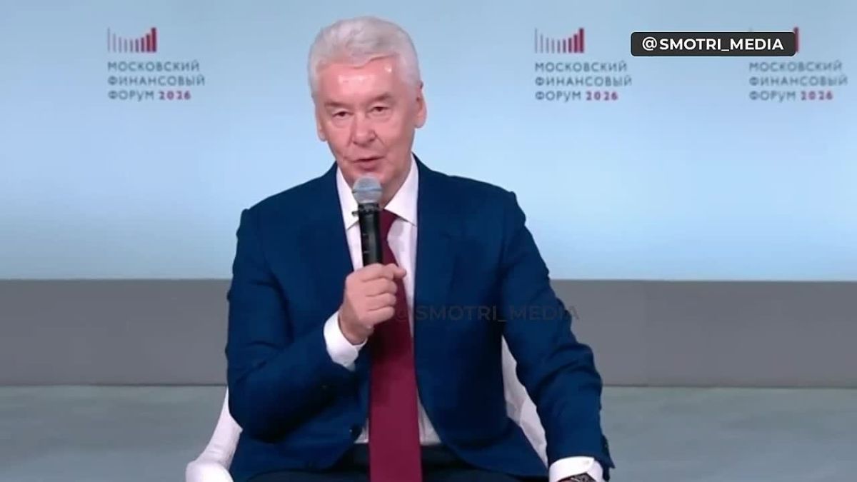 Собянин заявил, что об искусственном интеллекте говорят, только когда нет денег. Так он ответил на реплику главы Минфина РФ Антона Силуанова, предложившего обсудить ИИ. «Как в том анекдоте, когда на колхозном собрании...